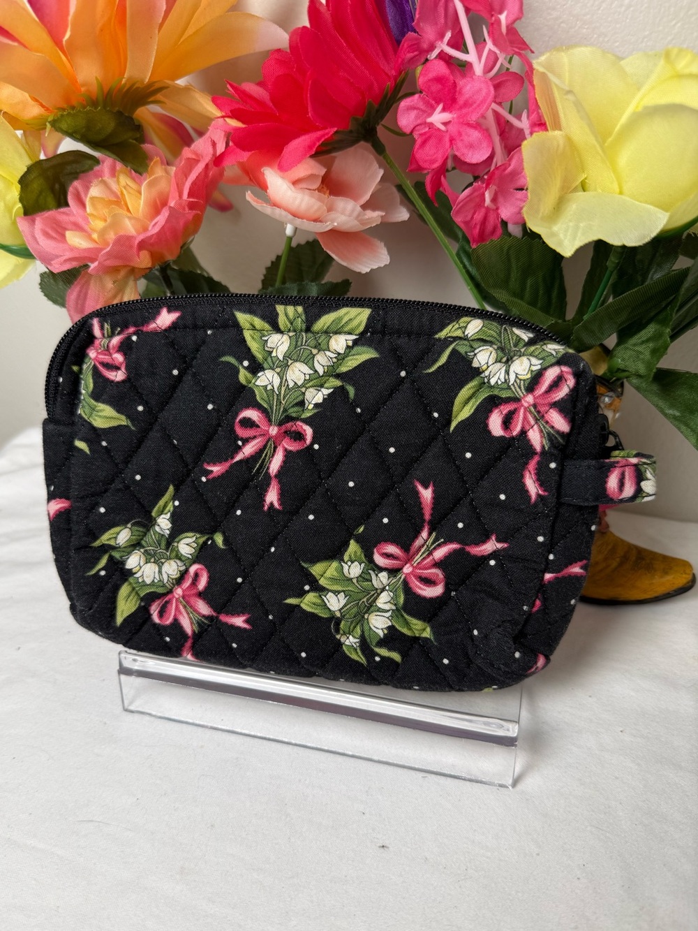 EUC Vera Bradley New Hope Cosmetic Bag Black and White Floral Organizer